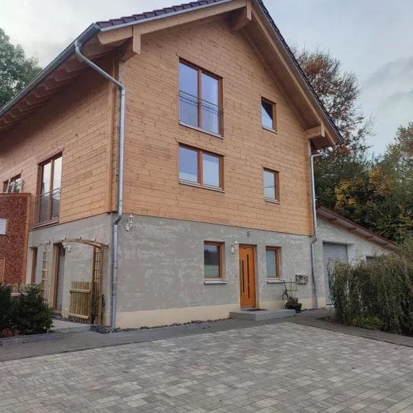Holly-WOOD Allgäu Ferienwohnung, hotel v destinaci Markt Rettenbach