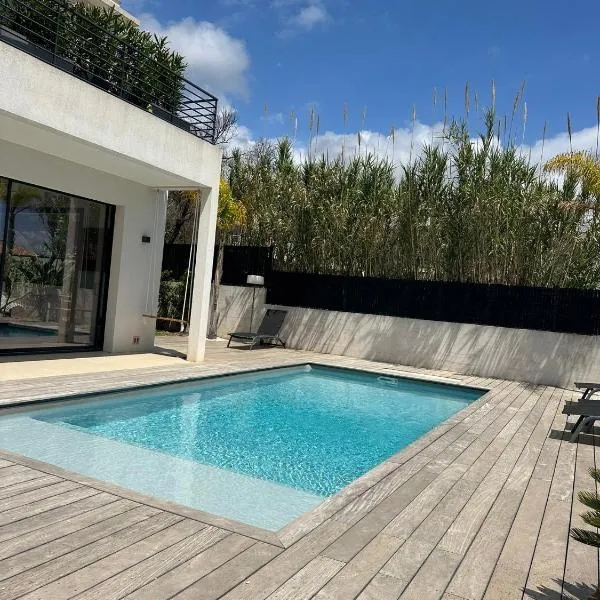 Villa Clara chambre double, hotel v destinaci La Ciotat