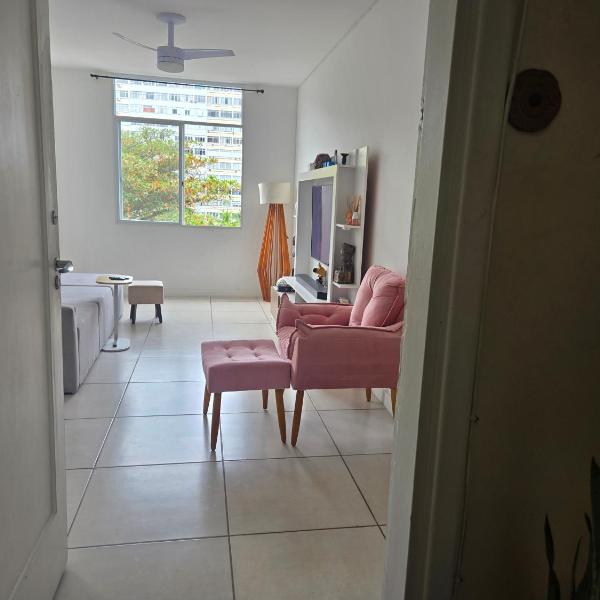 Apartamento espaçoso com vista mar Copacabana