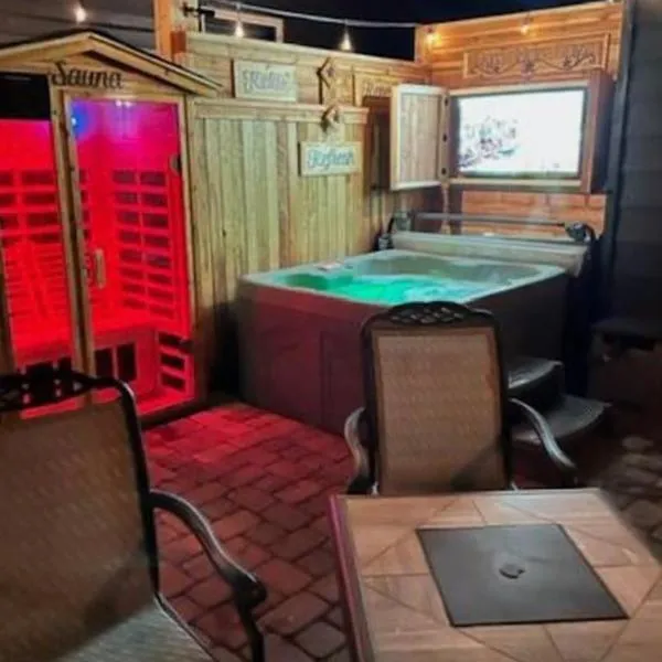 Romantic Couples Retreat - Tahoe Room, hotel v destinaci Reno