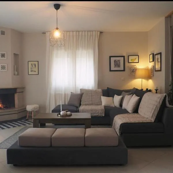 Nicki's cozy apartment!, hotel di Ioannina