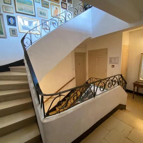 Les Platanes, hotel em Raucoules