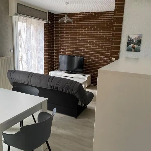 Maison avec jardin, hotel in Dunkerque