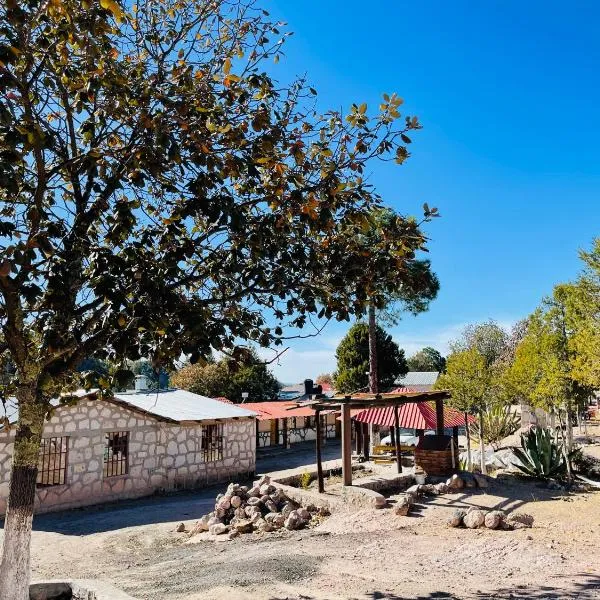 Cabañas De Lolita En Barrancas del cobre, hotel in Areponapuchi