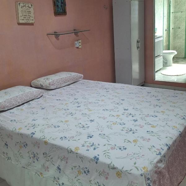 Aconchego da Marci Grande quarto confortável - Foto 2