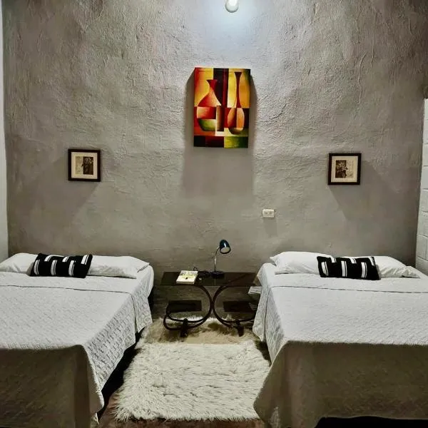 La cuevagt, hotel en Flores