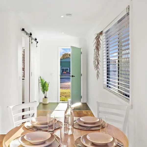 Wine Country Cottage, отель в городе Сесснок