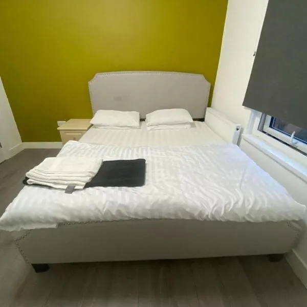 Heathrow Close Comfort Room, готель у місті Stanwell