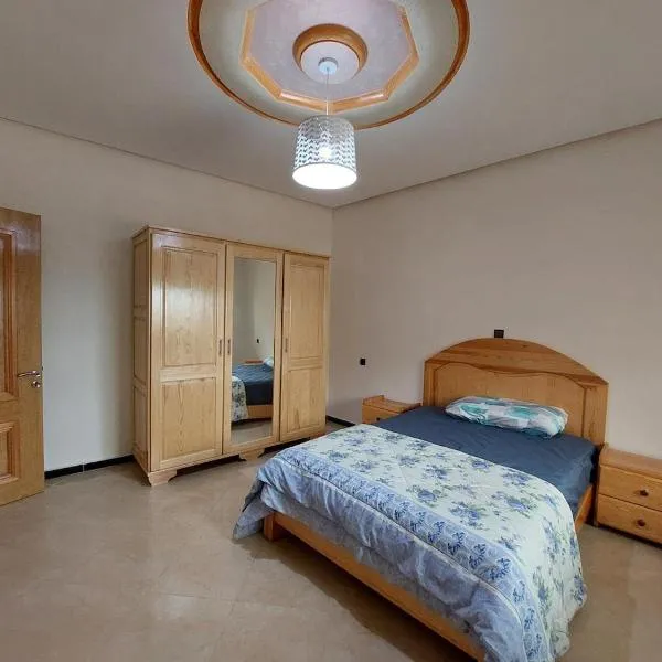 Cozy Al Hoceima Apt, Near Beach, viešbutis mieste Hoseima
