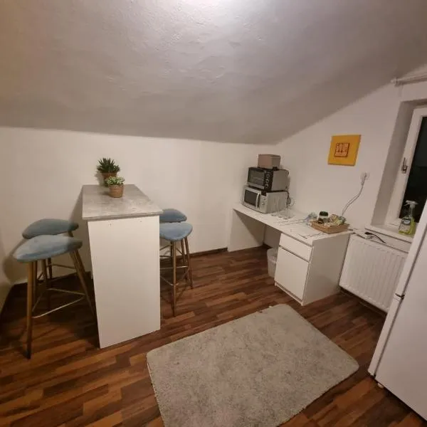 Salzburg living with free parking, hotel v destinaci Guggenthal