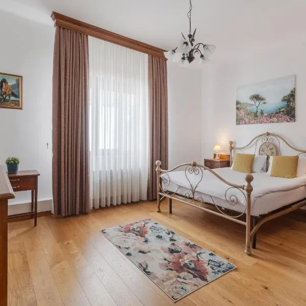 Casa Bella (entire villa), hotel v destinaci Oradea