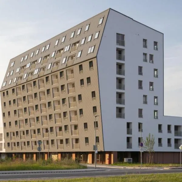 2x2x2 apartment - nový 2 izbový apartmán, 2-minúty od letiska, 2- garáže, hotel a M R Stefanik