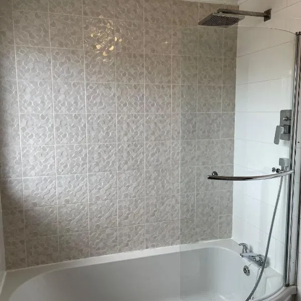 Sea Breeze is next to the Beach & Harbour, hotel v destinaci Harwich