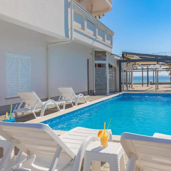 Paradiso, No 1, hotel v destinaci Vir