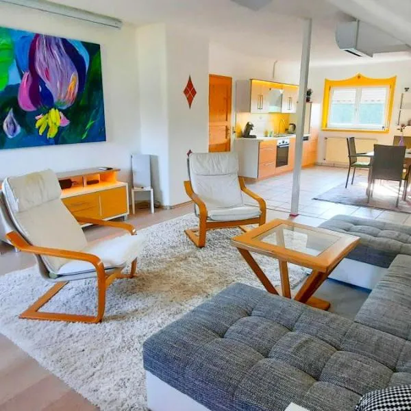 Ferienwohnung am Felsenwanderweg, hotel em Losheim