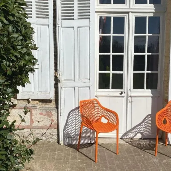 Appartement charmant à Les Andelys - 36 m² avec jardin, hotel in Les Andelys