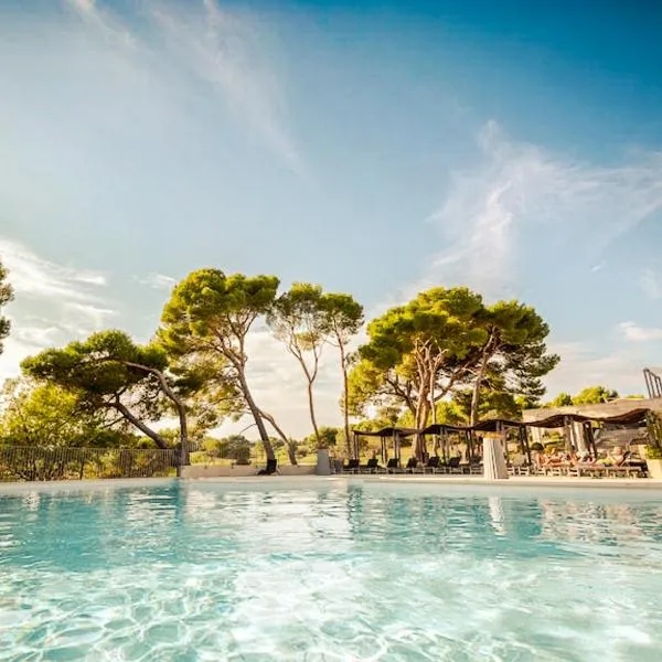 ALLURA GOLF APPARTEMENT, hotel in Saumane-de-Vaucluse