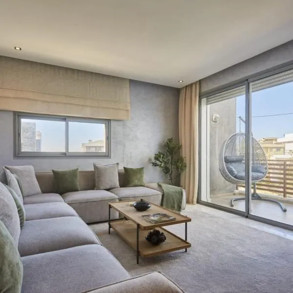 Family-Friendly 3BR with Garden and Outdoor Space, Hotel in Bouskoura