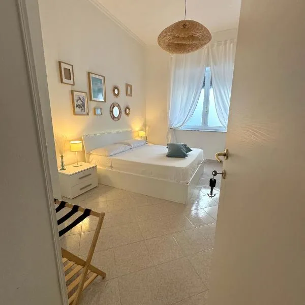 A Due Passi dal Mare B&B, hotel in Scalea