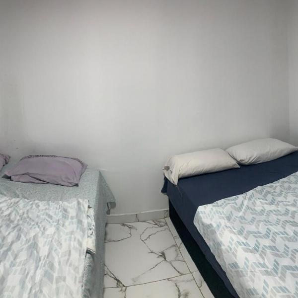 Apartamento para 4 pessoas bem localizado - Foto 2