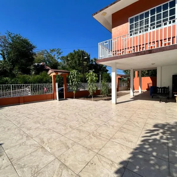 hostal tik hall, hotel v destinaci Aquismón