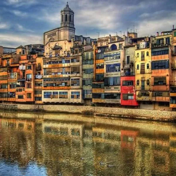 Hostal Milana Girona, hotel v destinaci Girona