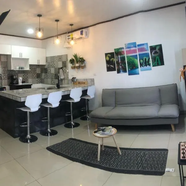 Casa Bosque GuestHouse & Car Rental - Free SJO Airport Shuttle、Desamparadosのホテル
