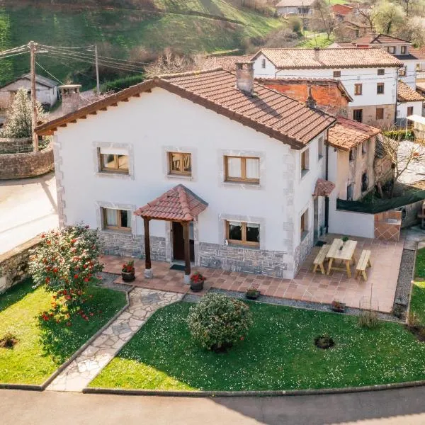 Vivienda vacacional Les Madreñes, хотел в Intriago