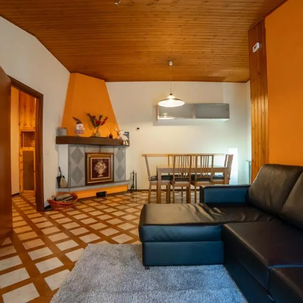 Dolce Rifugio sul Castello - Incantevole appartamento a due passi dal centro con Garage, hotel in Sestola