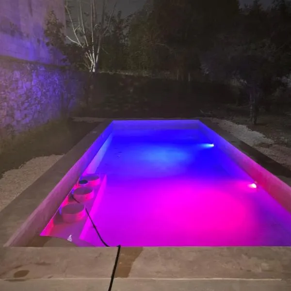 Villa con piscina para 6 personas en camas y 2 Hamacas Ado 69, hotel v destinaci Mérida