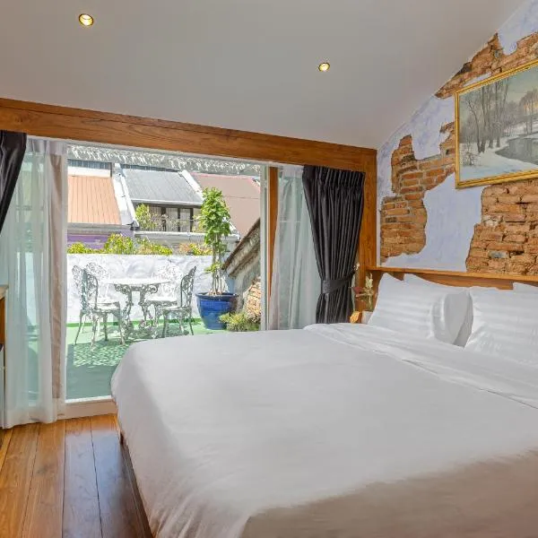 Twelve 8 Boutique House, hotel in Phuket Town