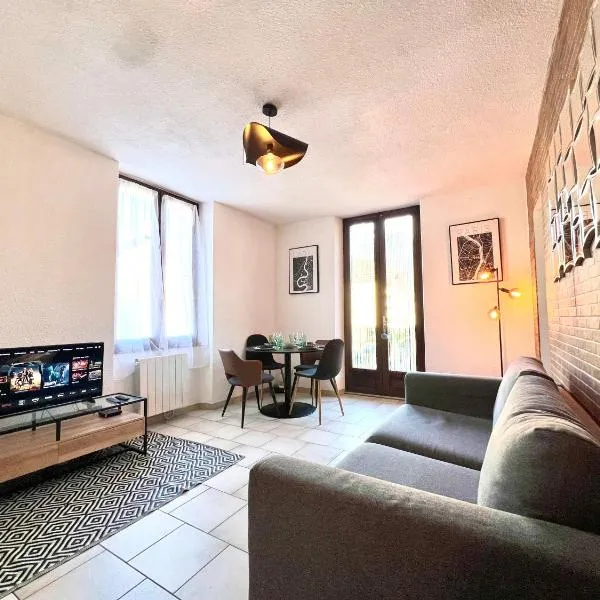 Spacieux T2 avec balcon, hotel v destinaci Cluses