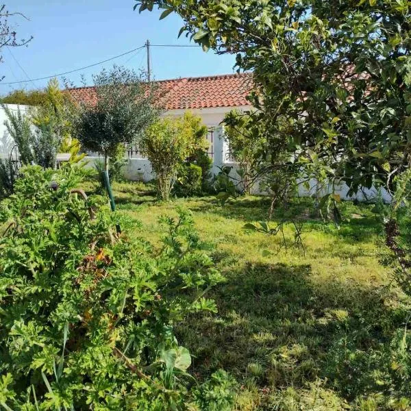 Nafplio Cottage-Grandma's Yard, khách sạn ở Asini