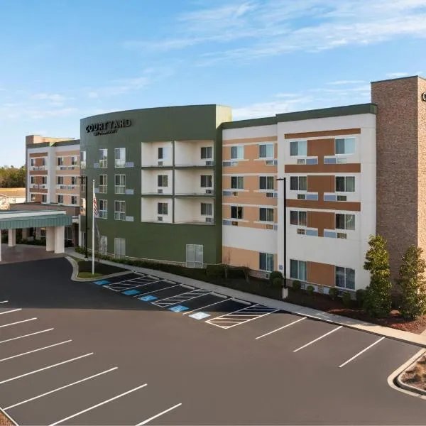 Courtyard by Marriott Fayetteville Fort Liberty - Spring Lake, hotel v destinaci Spring Lake