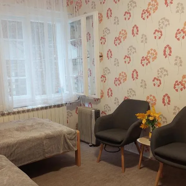Ogi 3beds, hotel in Karaburma