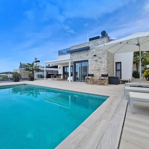 Hillside Luxury Villas by NRAS, hotel i Finestrat