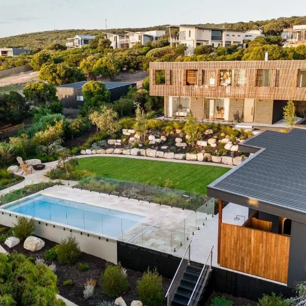 Lumiere-Stunning Coastal Retreat, hotel u gradu 'Gnarabup'