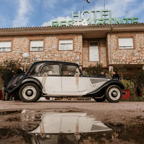Hotel Restaurante Sostenible La Laguna, hotel i Brozas