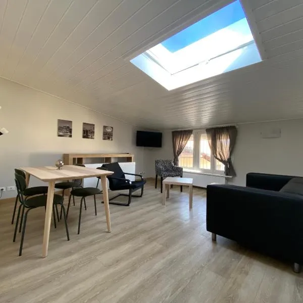 Marina Apartments 3, hotel v destinaci Grassobbio