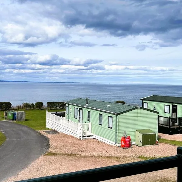 Luxury 2 bedroom holiday home with stunning views, hotel en St Andrews