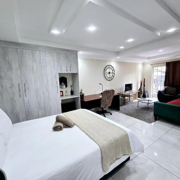 Waterfall City Guest Lodge, hotel din Sandton