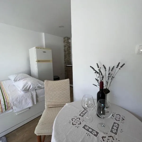 Studio Ivanka, hotel a Jurandvor
