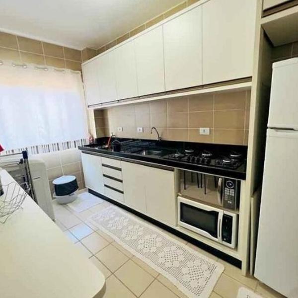 apto 50mts da praia 2 quartos para 6 pessoas