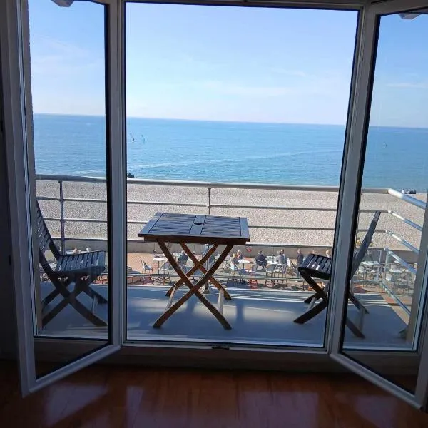 Face à la mer by Corinne, hotel in Mers-les-Bains