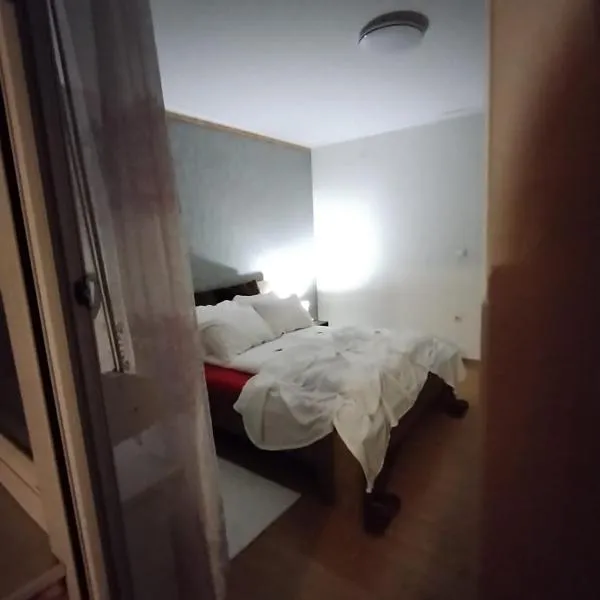 Sobe Mira Lipovac Bajakovo, hotel in Lipovac