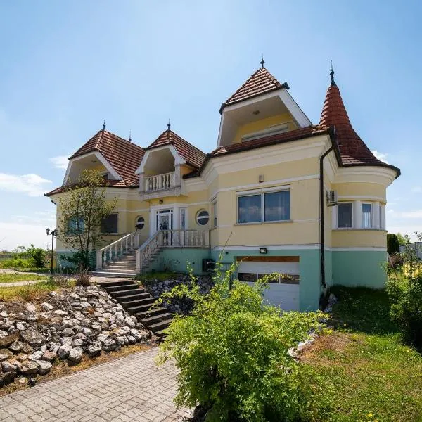 Elite Boutique Villa Örkény, hotel v destinaci Örkény