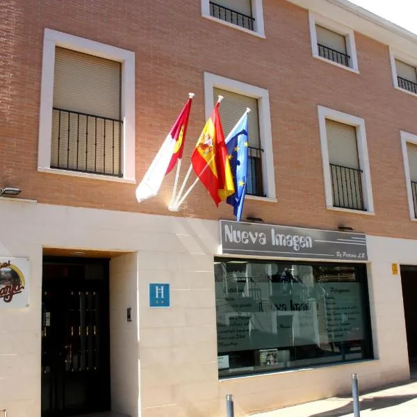 Hostal La Granja, hotel in Casa de Uceda