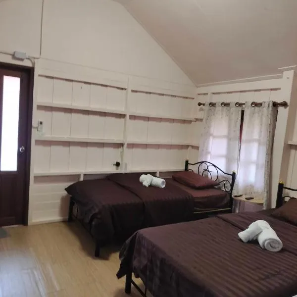สวรรค์บ้านนา คาเฟ่ ณ บ้านนา, hotel v destinaci Pakha