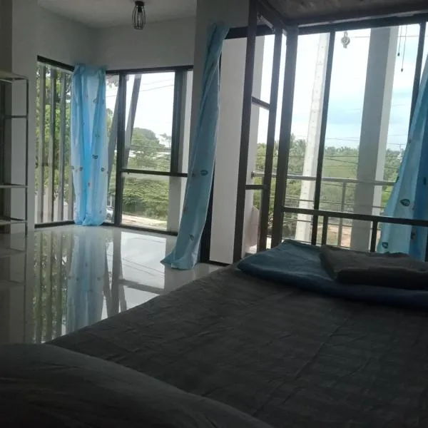 มังกรเลโฮลเทลกระบี่ Mangkonlay Hostel Krabi, hotel v destinaci Ban Khlong Chi Lat
