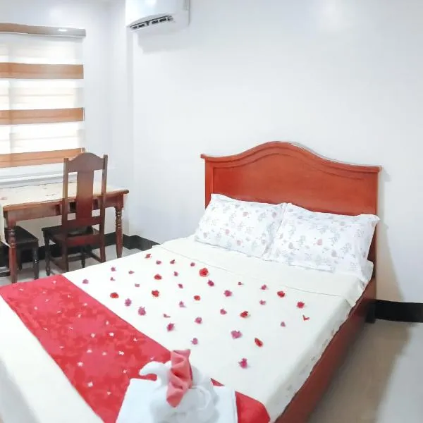 RedDoorz @ Capitol View MC Inn Nueva Vizacaya, hotel v destinaci Bayombong